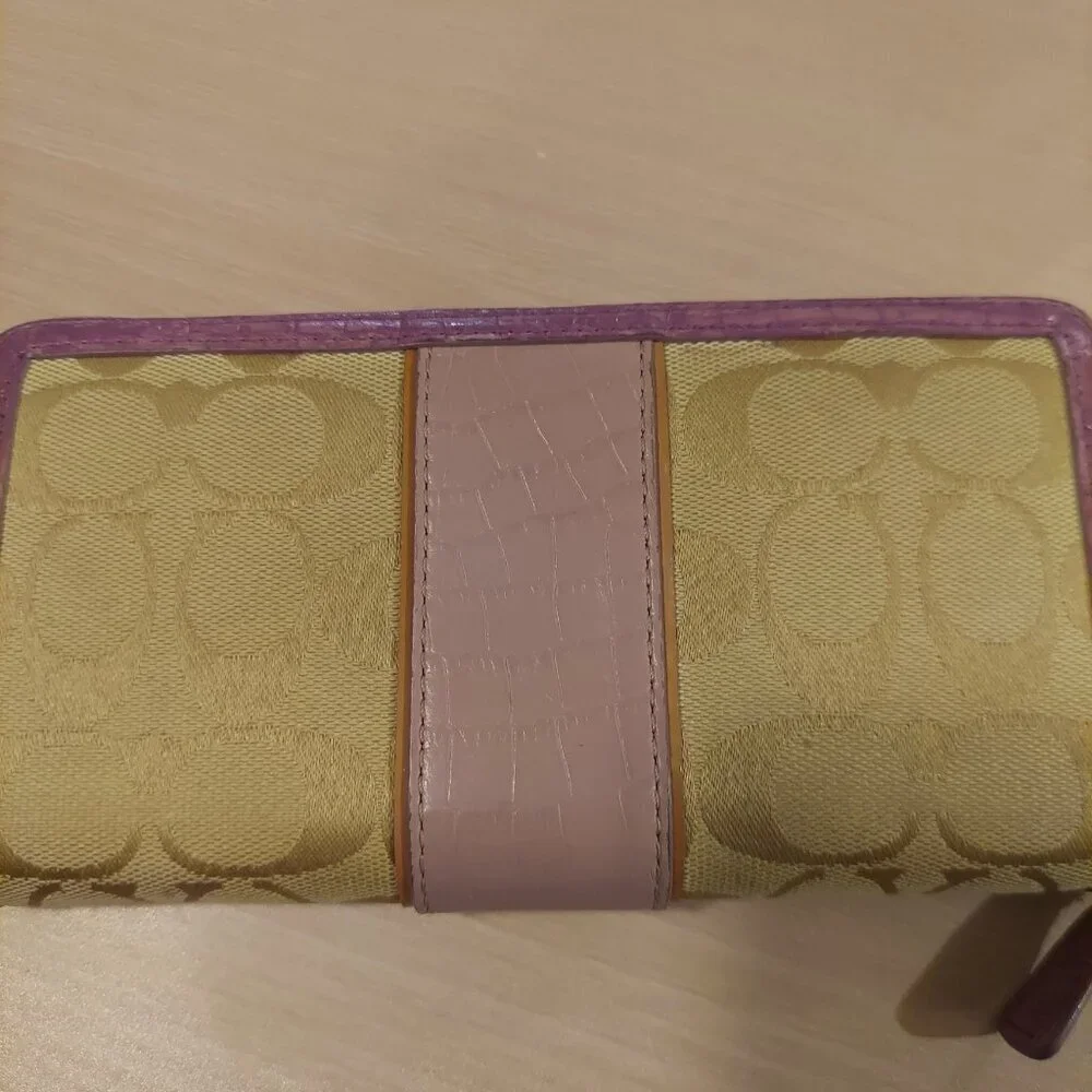 Coach Light Taupe & Lilac Card Bill ID coin Zip Around Accordion Wallet EUC *HP* - Picture 3 of 10